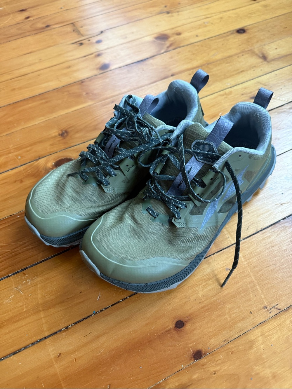 Altra lone peak 8 women’s size 10.5 US trail running shoes. No insoles!